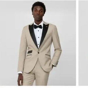 Beige and Black Tuxedo never worn 42L - NWT